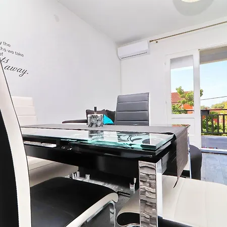 Marjana With Terrace Prizba